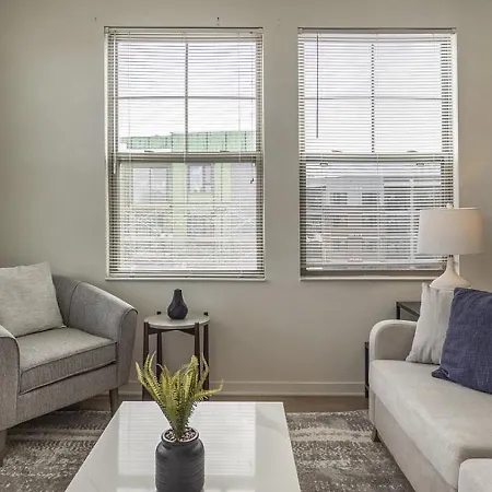 Landing At Ap The Spectrum Apartments - 1 Bedroom In Chamberlayne Industrial Center